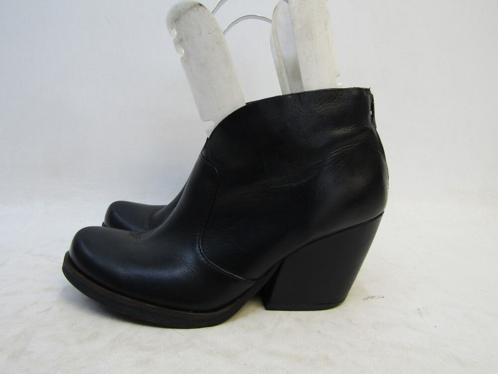 Korks Womens Size 6.5 M Black Leather Zip Fashion Ankle Boots Booties